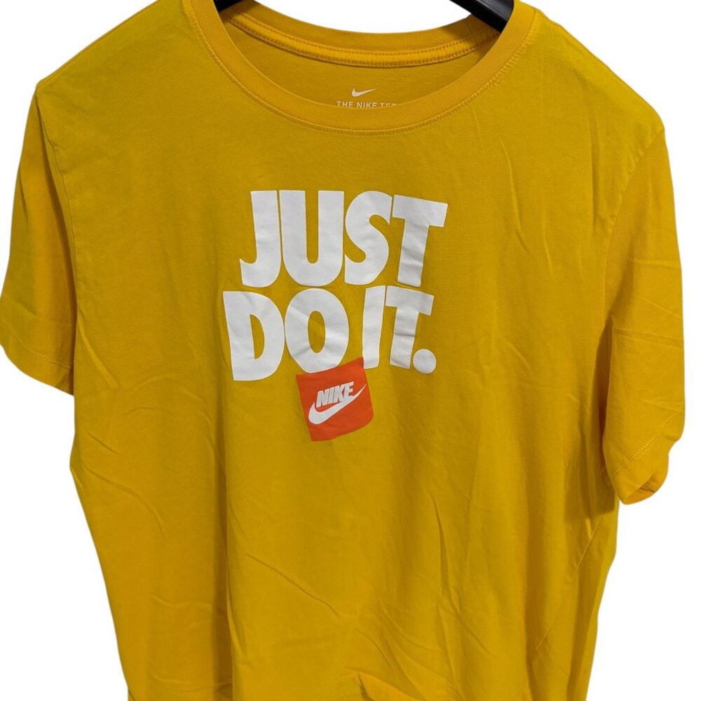Nike Yellow Just Do It Mens XXL T Shirt Swosh Shoe Box Short Sleeve Crew Neck